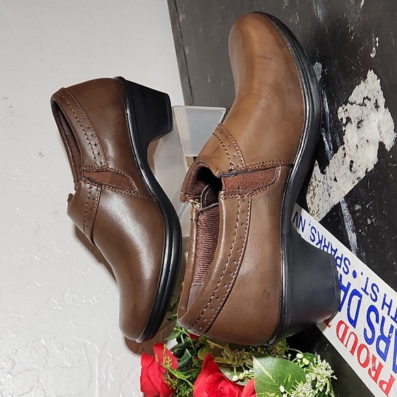 EASY STREET Comfort Bootie Brown Distressed Man Made Materials 8M - Picture 5 of 13